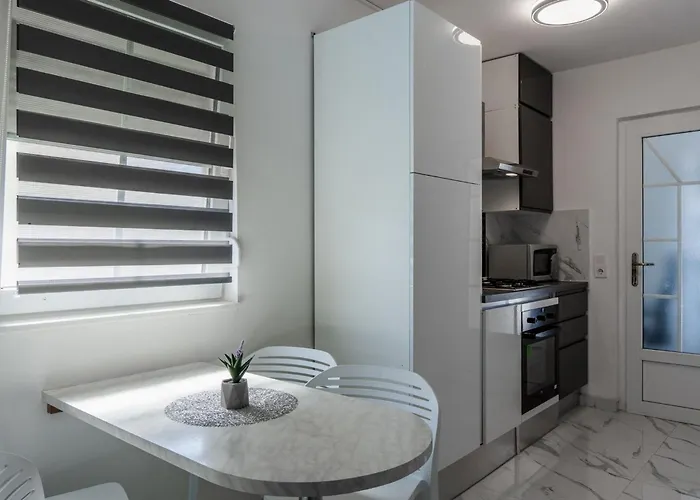 Simic Διαμέρισμα *